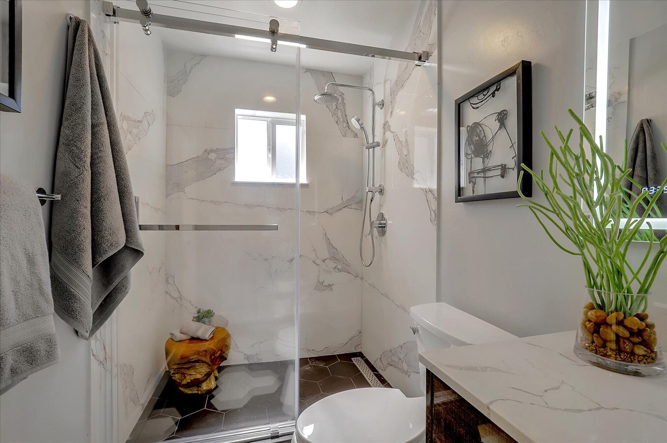 Building Photo - 914 Everett Ave