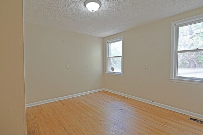 Building Photo - 555 Wyoming Ave