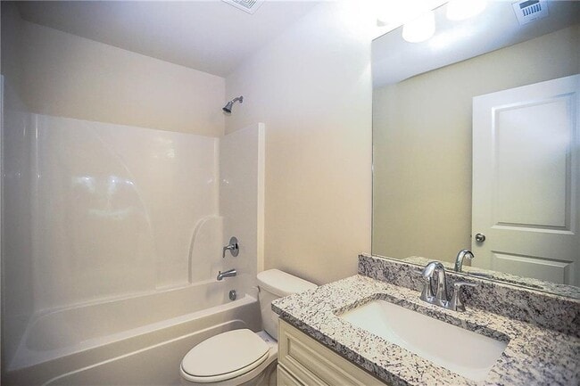 Building Photo - 327 Cashes Ct