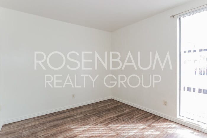 Building Photo - 770 N Dodge Blvd