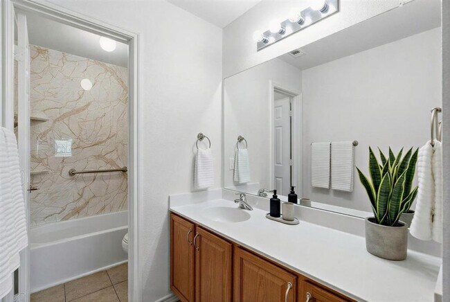 Building Photo - 125 Pine Cove