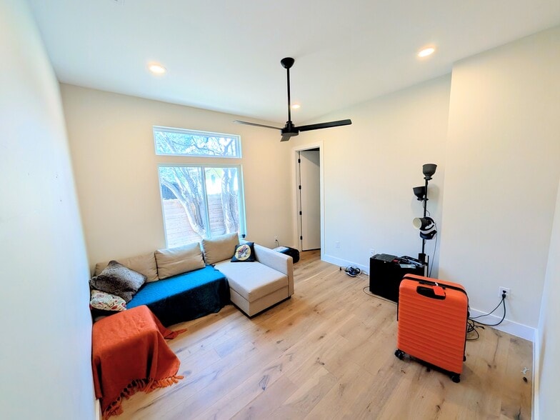 Building Photo - 1403 S Redondo Dr