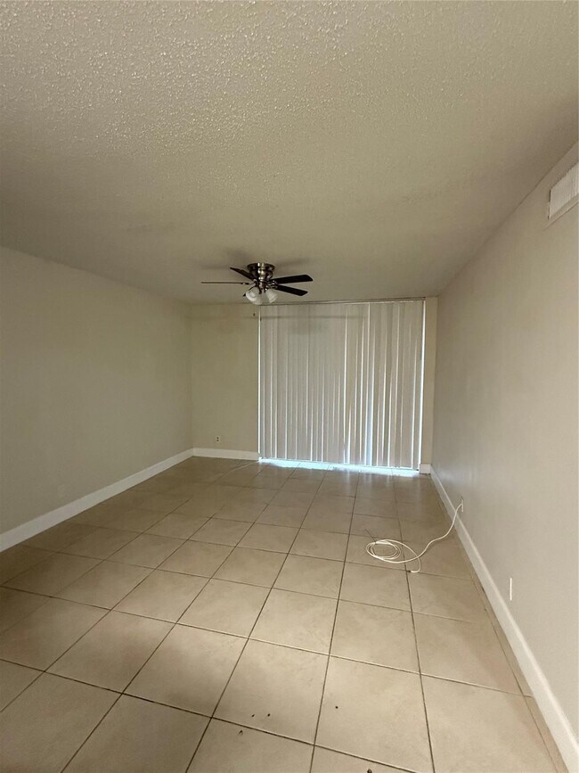 Building Photo - 10773 Cleary Blvd