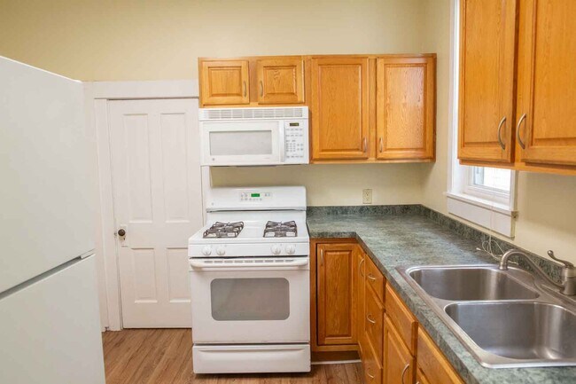 Building Photo - 30 E Maynard Ave