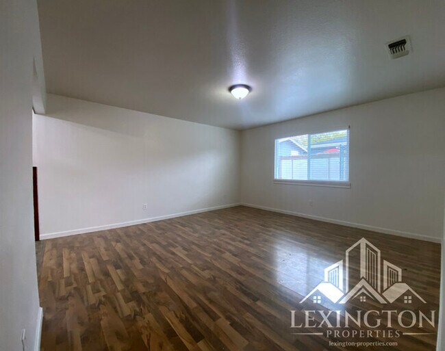 Building Photo - Beautifully Remodeled, Single-story, 3BD/2BA Home in Rio Linda near Babe Best Park!