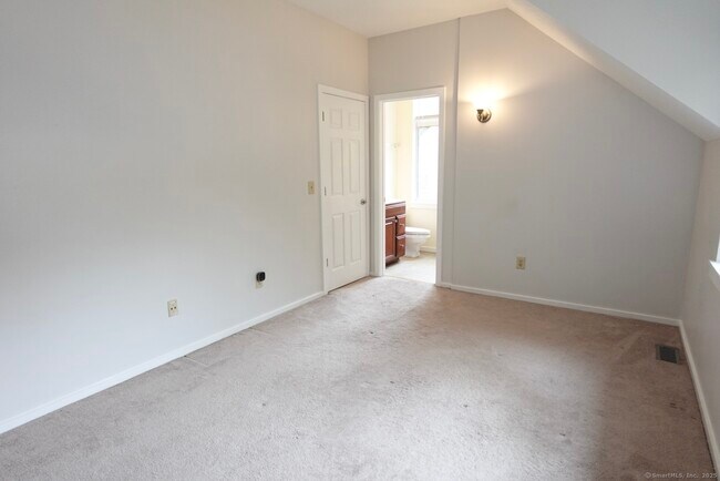 Building Photo - 17 Pepperidge Ct