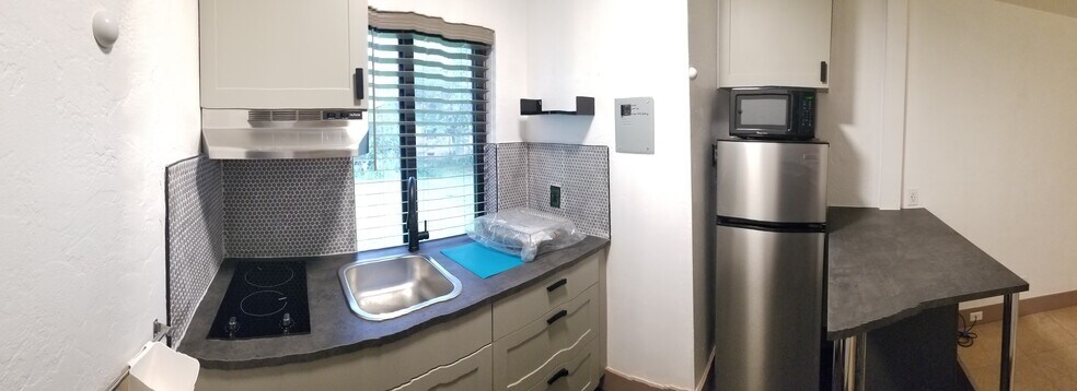 Building Photo - 515 S 20th Ave