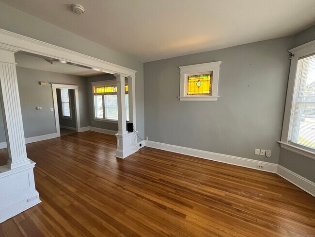 Building Photo - 356-358-358 Midland St