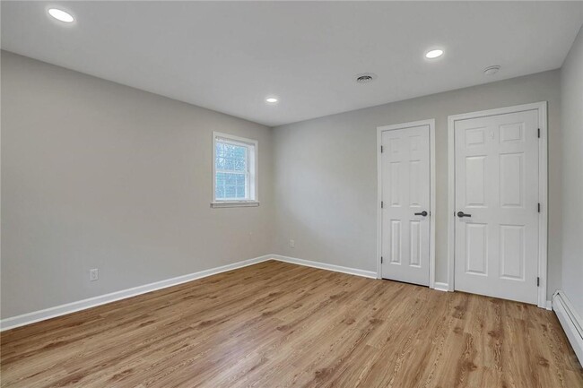 Building Photo - 3 Maplewood Terrace