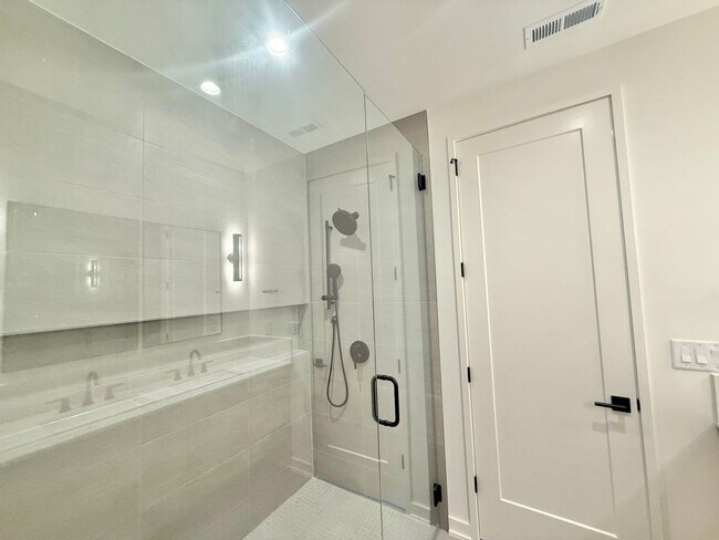 Building Photo - 1304 Chamblee Hl Ct