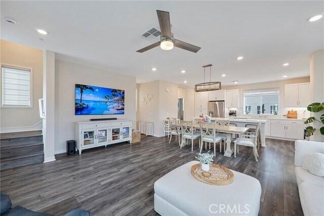 Building Photo - 6 Pony Ct