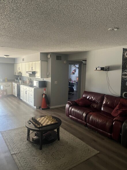 Building Photo - 5326 Whiteway Dr