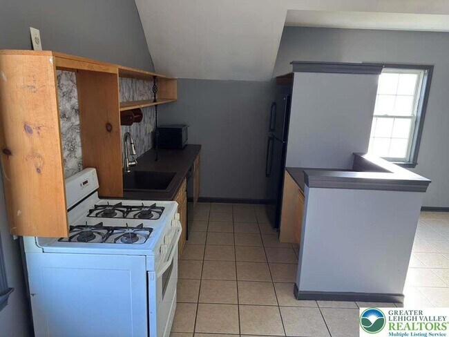 Building Photo - 226 Sonny Dr