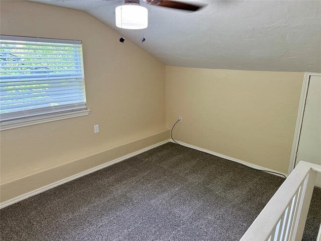 Building Photo - 1728 Hasley Dr