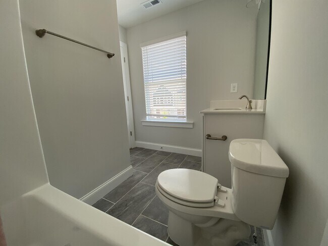 Building Photo - 339 Old Grove Ln