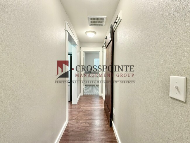 Building Photo - 11142 C R 4103 C