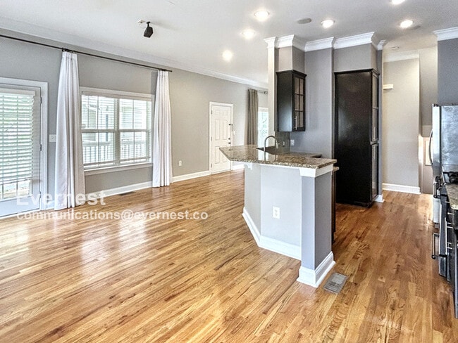 Building Photo - 280 Carlyle Park Dr