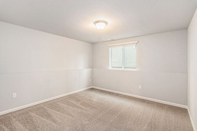 Building Photo - 4394 Pine Creek Dr