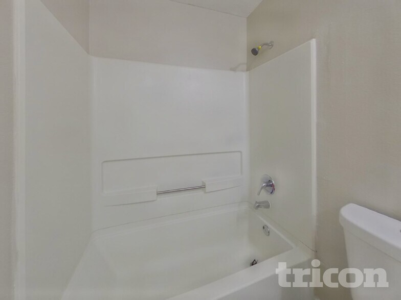 Building Photo - 2543 Mistletoe Ln SW