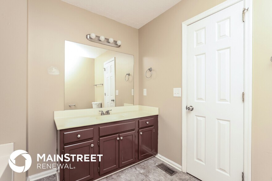 Building Photo - 4073 Calumet Dr