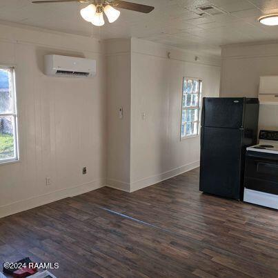 Building Photo - 301 Sampson St