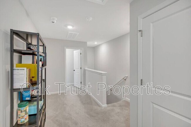 Building Photo - 111 Orchid Bloom Cir