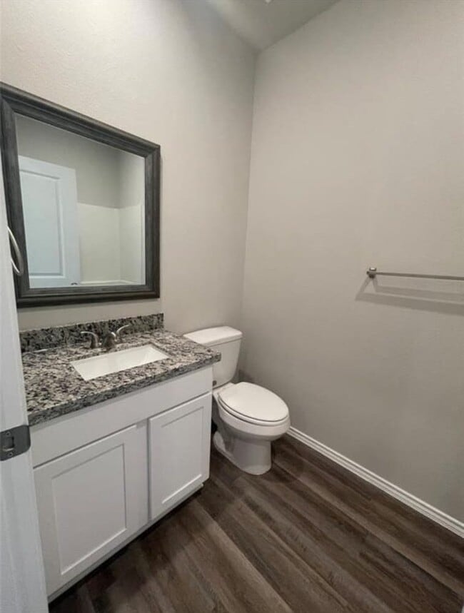 Building Photo - 11726 White Cedar St