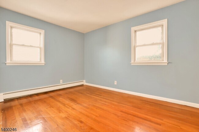 Building Photo - 726 Gates Terrace