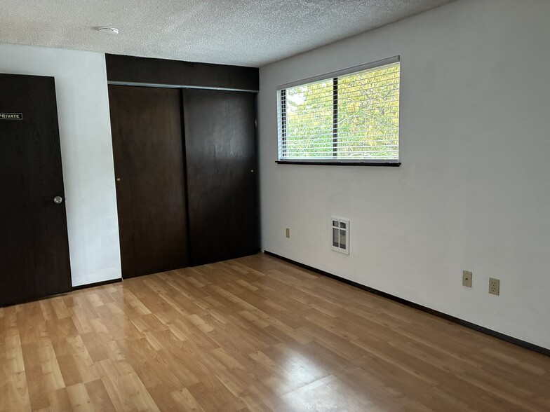 Building Photo - 4730 SE 69th Ave