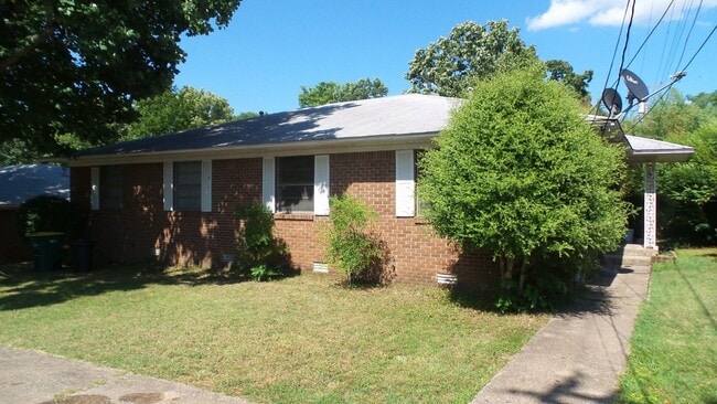 Building Photo - 104 Valley View Dr