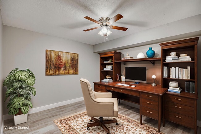 Building Photo - 1221 12th Ln