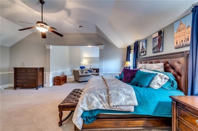 Building Photo - 2216 Golden Eagle Dr