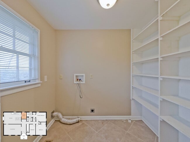 Building Photo - Excellent 4 Bedroom House in Bluff Park Community