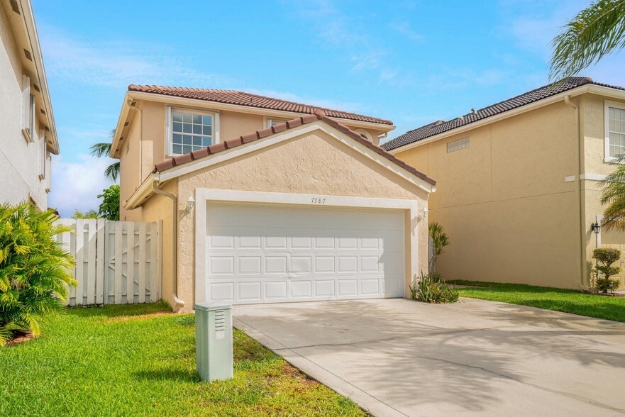 Building Photo - 7787 Springfield Lake Dr