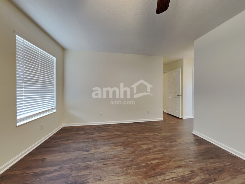 Building Photo - 1048 Reveres Run
