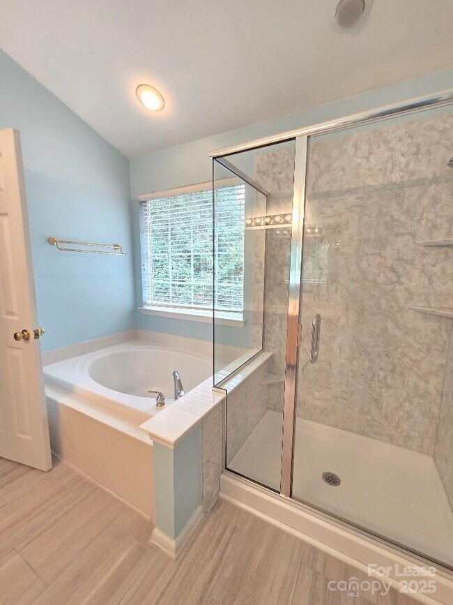 Building Photo - 8221 Brookings Dr