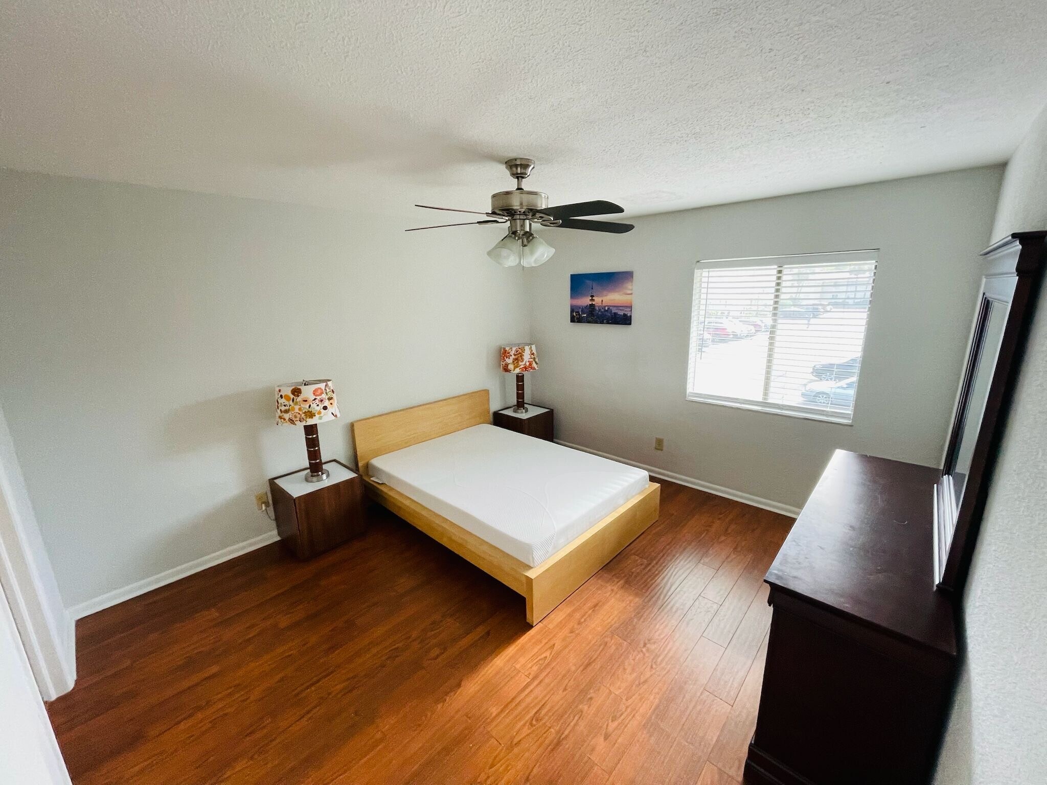 Building Photo - 4613 Bayshore Dr