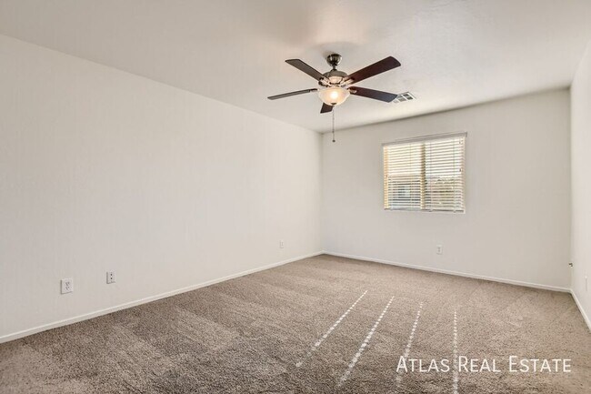 Building Photo - 2692 Niddrie Ave