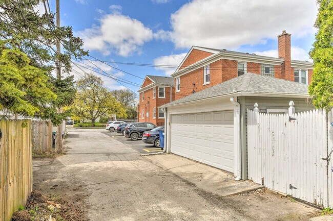 Building Photo - 1129 Augusta St