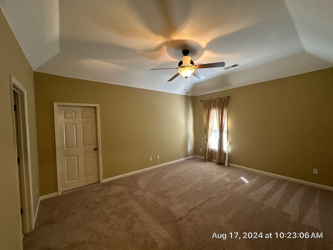 Building Photo - 10135 Ridgewood Oak Dr