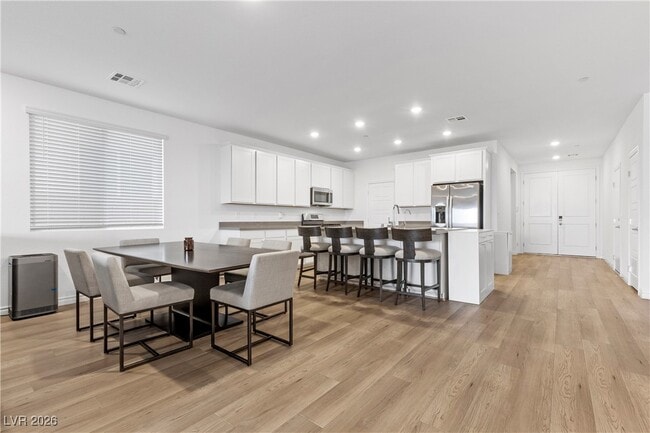 Building Photo - 3508 Liviana Gln Ave