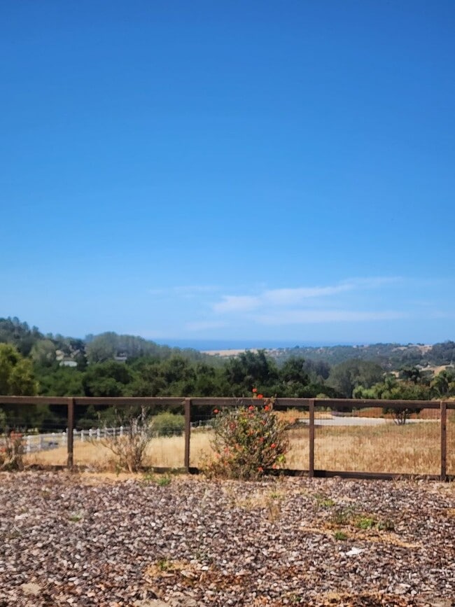 Building Photo - Gorgeous Country Home with View- ALL UTILI...