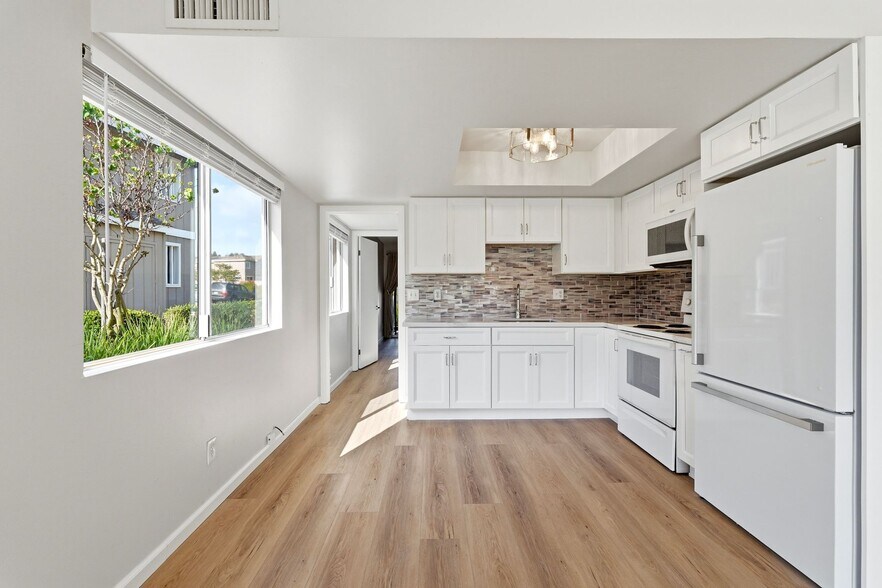 Building Photo - 27735 Mountain Meadow Rd