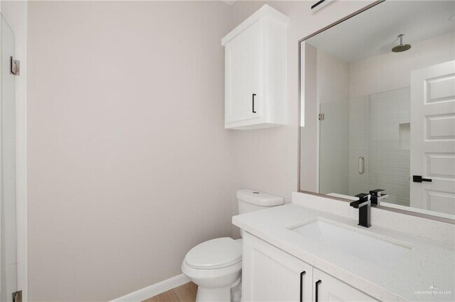 Building Photo - 18 Northwestern Ave