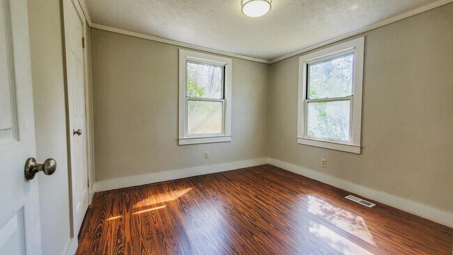 Building Photo - 103 Mimosa Ln