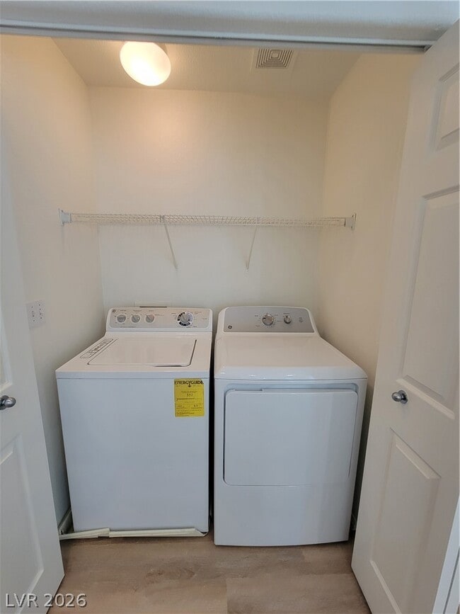 Building Photo - 3813 Bayamon St