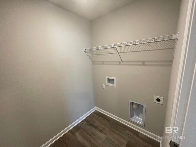 Building Photo - 205 Burnston Wy