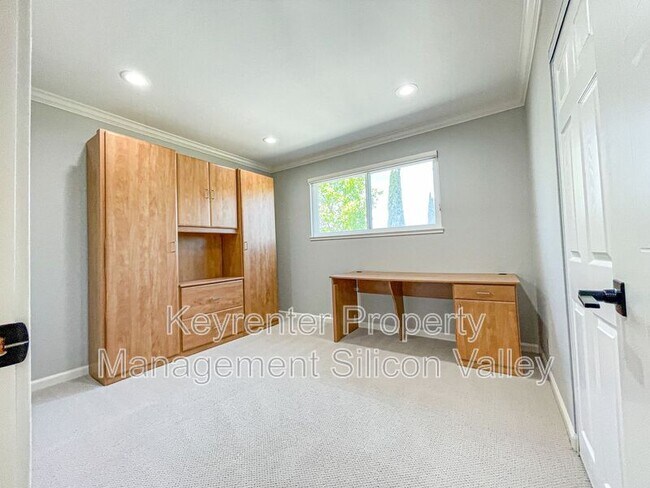 Building Photo - 6701 Tannahill Dr