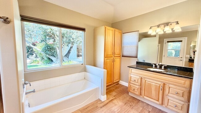 Building Photo - Lovely Single Story Home, Great Neighborhood, Amazing Yard Space, Close distance to Downtown Fall...