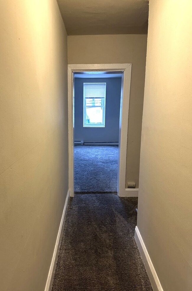 Building Photo - 425 Highland Ave